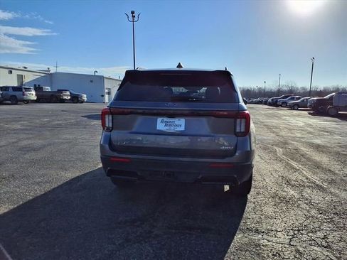 Used 2025 Ford Explorer ST-Line w/ ST-Line Street Pack image 22