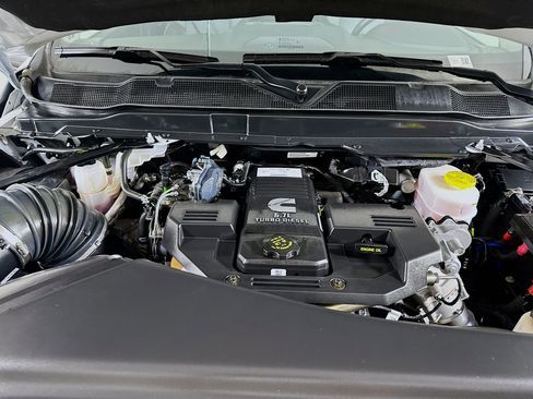 Used 2024 RAM 2500 Laramie w/ Safety Group image 31