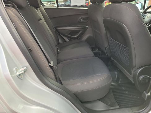 Used 2021 Chevrolet Trax LS w/ Tint and Cruise Package AWD/4WD image 18