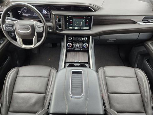 Used 2023 GMC Yukon XL Denali RWD image 28