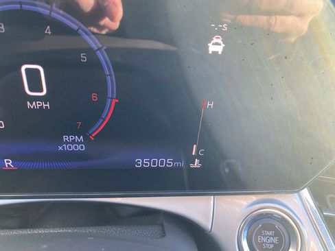 Used 2025 Chevrolet Trax LT w/ Sunroof Package image 26