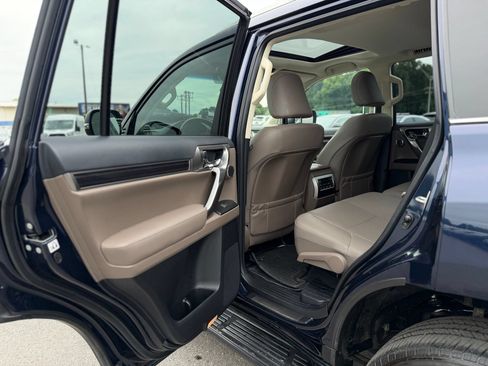 Used 2022 Lexus GX 460 Premium w/ Premium Plus Package AWD/4WD image 23