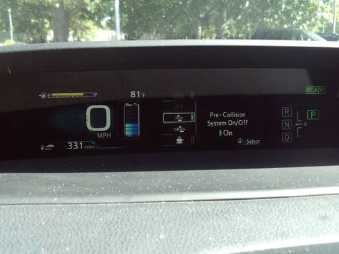 Used 2017 Toyota Prius Two FWD image 9