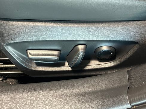 Used 2024 Toyota Prius Prime FWD image 19