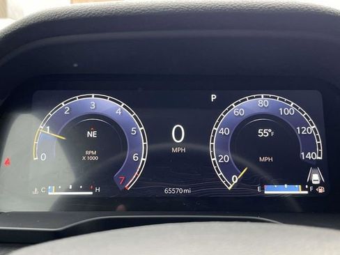 Used 2023 Jeep Grand Cherokee L Laredo image 16