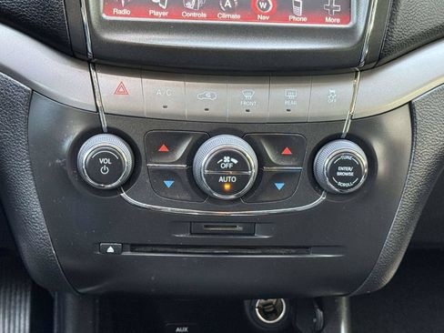 Used 2017 Dodge Journey Crossroad w/ Popular Equipment Group FWD image 6