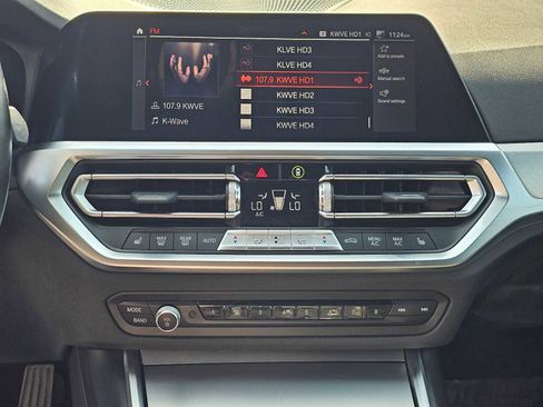 Used 2022 BMW 330i xDrive Sedan w/ Convenience Package image 25