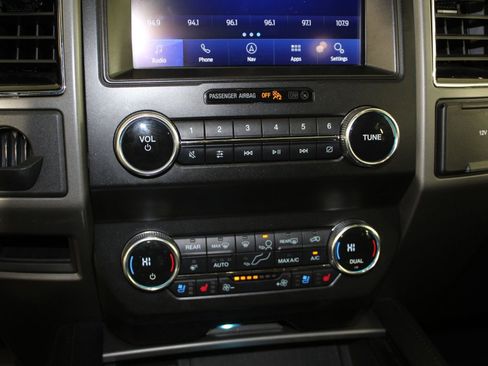 Used 2021 Ford Expedition XLT image 17