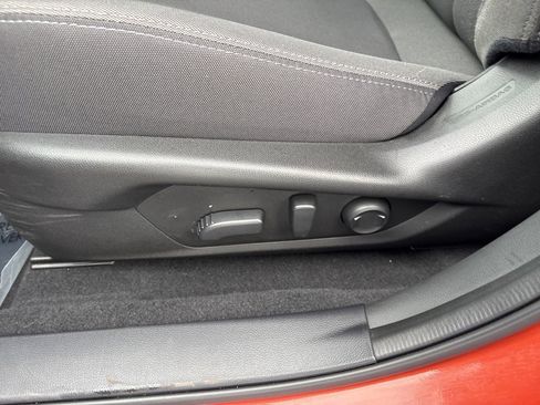 Certified 2025 Subaru Crosstrek 2.0i Premium image 21