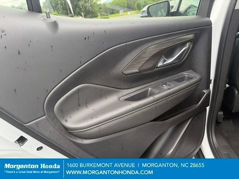 Used 2024 GMC Terrain SLT AWD/4WD image 24