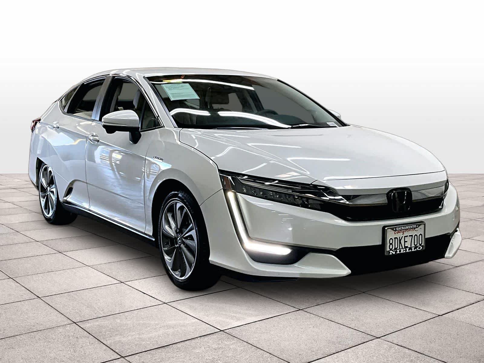 Used 2018 Honda Clarity Plug-In Hybrid image 2