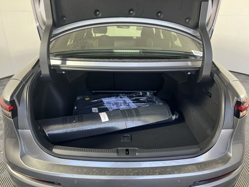 Used 2023 Toyota Crown Limited image 36