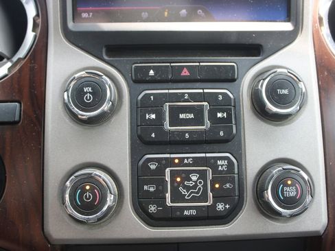 Used 2015 Ford F350 Lariat w/ Lariat Ultimate Package AWD/4WD image 27