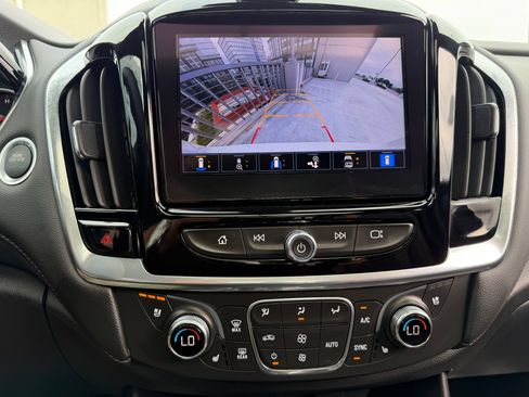 Used 2023 Chevrolet Traverse High Country AWD/4WD image 19