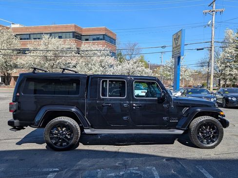 Used 2021 Jeep Gladiator Overland AWD/4WD image 6