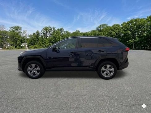 Used 2022 Toyota RAV4 XLE w/ Convenience Package AWD/4WD image 5