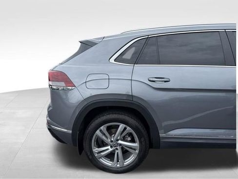 Used 2024 Volkswagen Atlas Cross Sport SEL R-Line AWD/4WD image 4