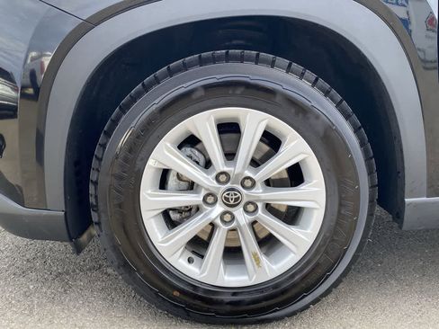 Certified 2025 Toyota Grand Highlander XLE image 10