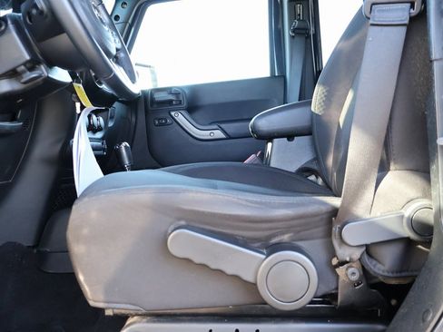 Used 2018 Jeep Wrangler Unlimited Sport S image 26