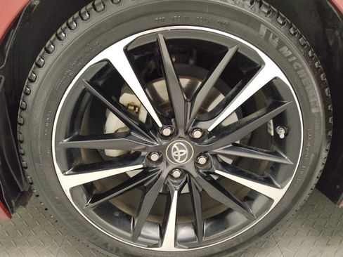 Used 2018 Toyota Camry XSE image 31