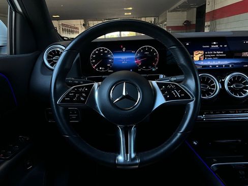 Used 2025 Mercedes-Benz GLA 250 image 37