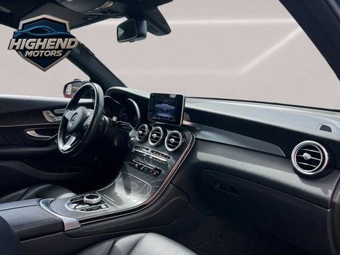 Used 2018 Mercedes-Benz GLC 300 4MATIC w/ AMG Line image 28