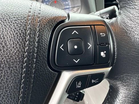 Used 2018 Toyota Sienna XLE w/ XLE Navigation Package image 28