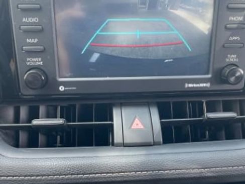 Used 2021 Toyota RAV4 XLE w/ Carpet Mat Package (TMS) image 9