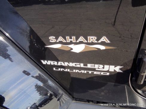 Used 2018 Jeep Wrangler Unlimited Sahara image 5