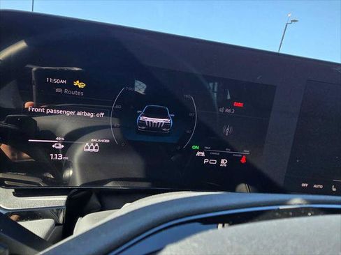 Used 2025 Audi Q6 e-tron Prestige image 28