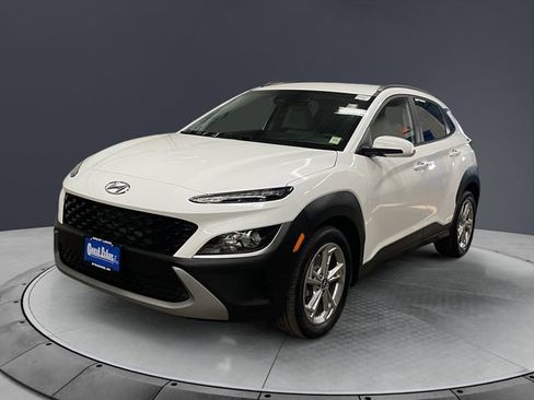 Used 2023 Hyundai Kona SEL w/ Winter Weather Package image 7