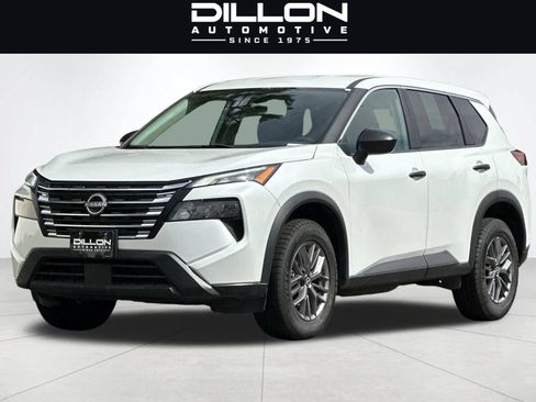 Used 2024 Nissan Rogue S AWD/4WD image 8