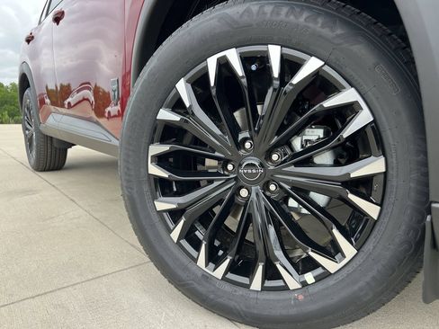 New 2026 Nissan Rogue Dark Armor FWD image 7