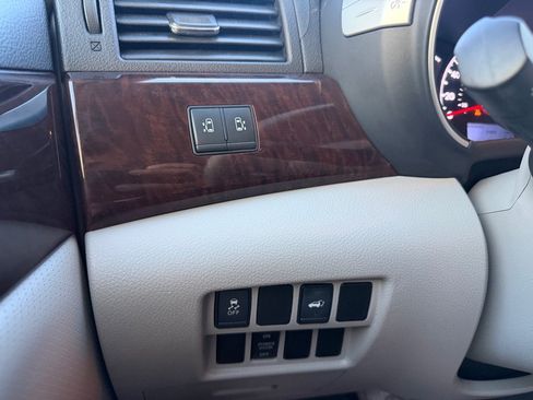 Used 2011 Nissan Quest SL FWD image 19