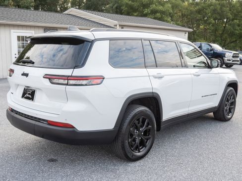 Used 2024 Jeep Grand Cherokee L Laredo image 10