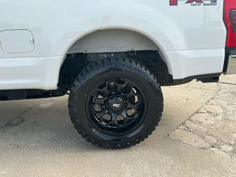 Used 2022 Ford F250 XLT w/ FX4 Off-Road Package AWD/4WD image 25
