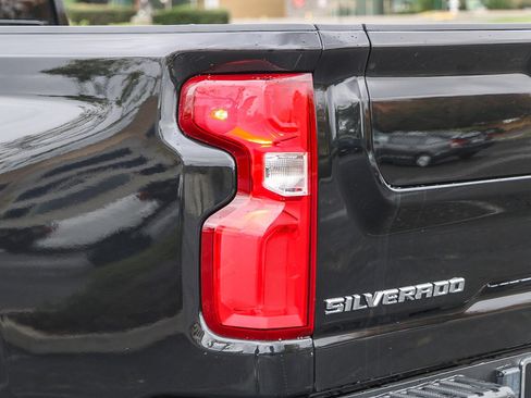 Used 2022 Chevrolet Silverado 3500 High Country image 11