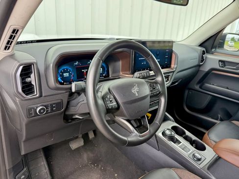 Used 2025 Ford Bronco Sport Outer Banks AWD/4WD image 10