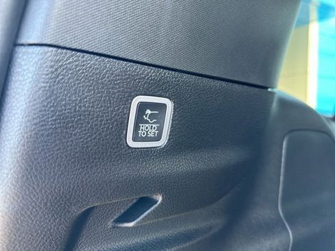 Used 2023 Jeep Wagoneer L Series II image 9