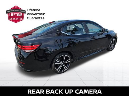 Used 2023 Nissan Sentra SR w/ SR Premium Package FWD image 9