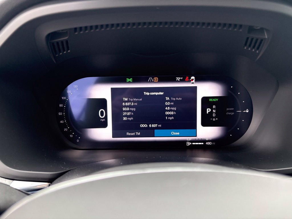 Certified 2025 Volvo XC60 T8 Plus w/ Protection Package Premier AWD/4WD image 18