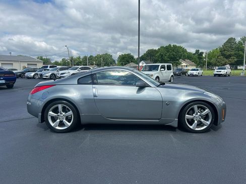 Used 2006 Nissan 350Z Touring RWD image 4