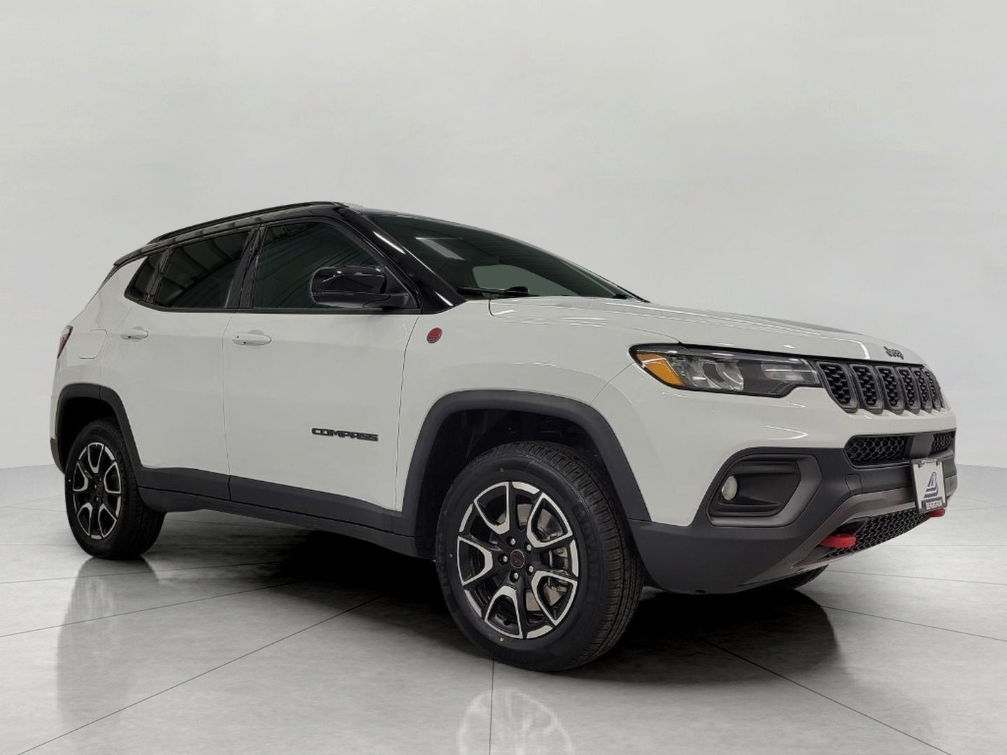 Used 2025 Jeep Compass Trailhawk AWD/4WD image 1