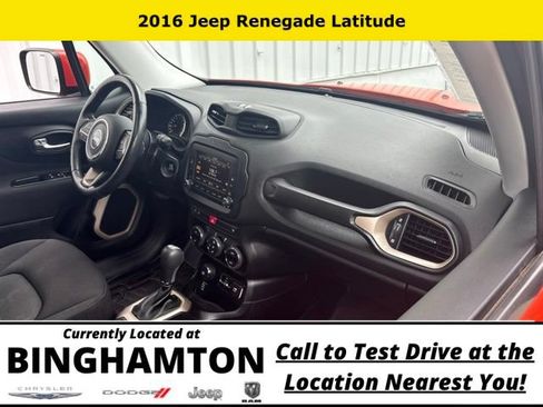 Used 2016 Jeep Renegade Latitude AWD/4WD image 28