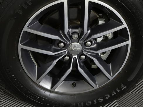 Used 2018 Jeep Grand Cherokee Limited image 8