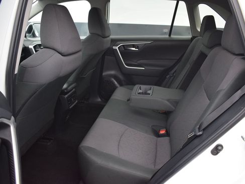 Used 2024 Toyota RAV4 XLE AWD/4WD image 12