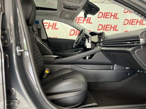 New 2026 Hyundai Elantra Limited FWD image 13