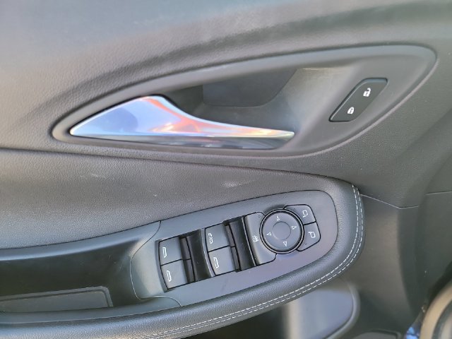 Certified 2024 Buick Encore GX Preferred w/ Comfort Package FWD image 18