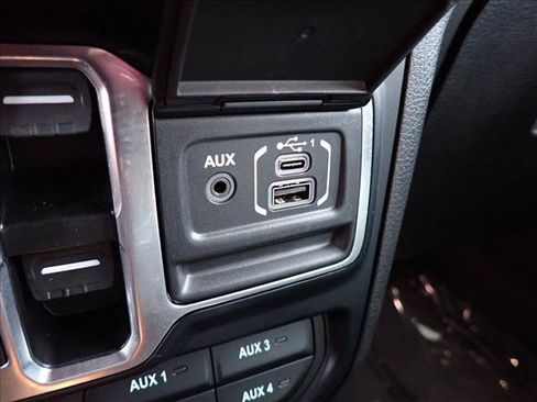 Used 2024 Jeep Wrangler Unlimited w/ Technology Group AWD/4WD image 19