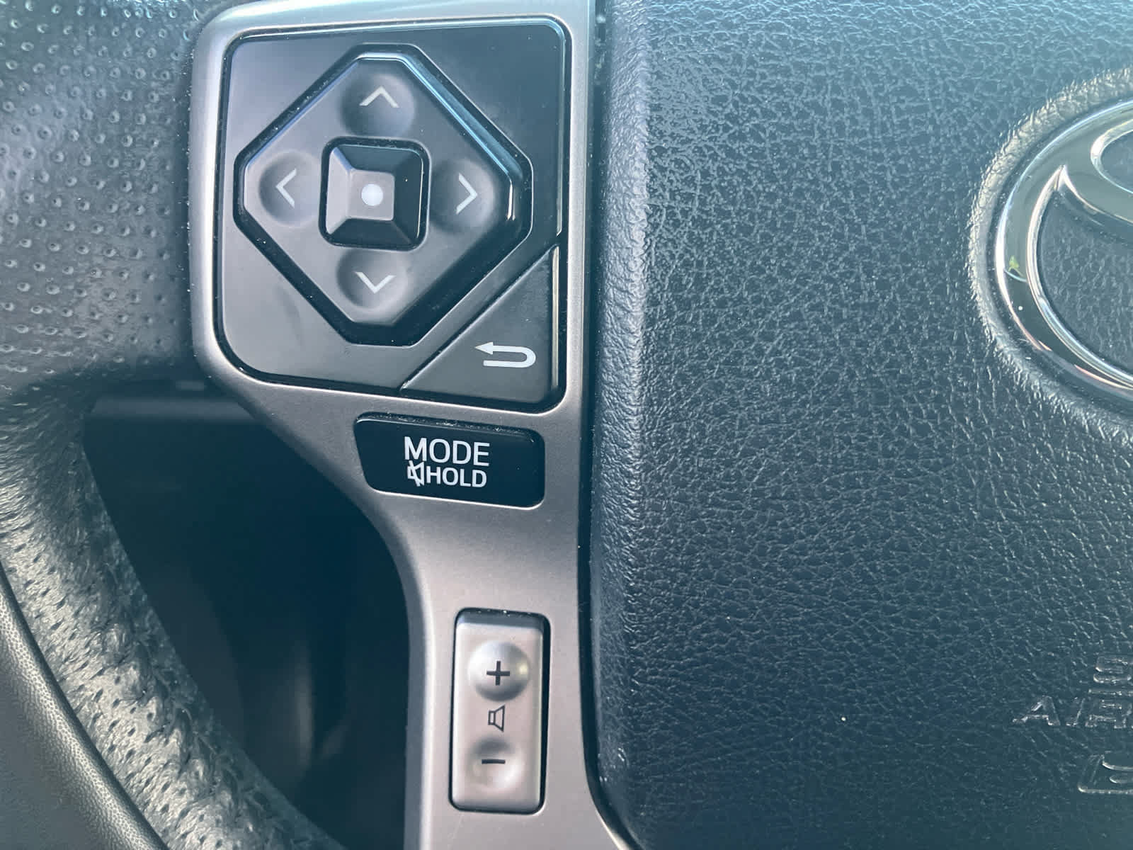 Used 2017 Toyota 4Runner SR5 Premium AWD/4WD image 16
